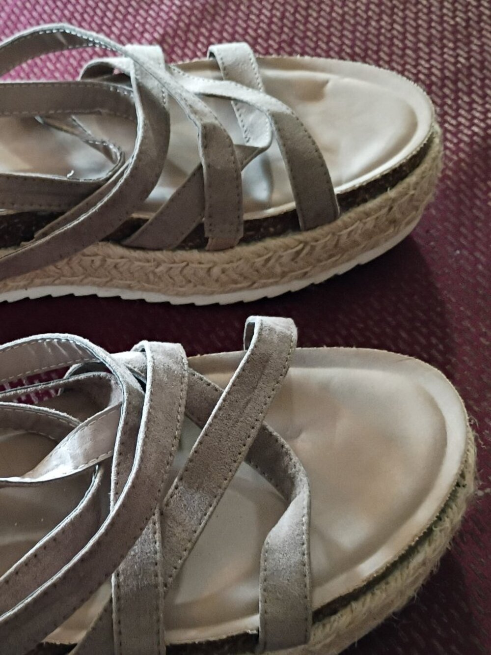Women's Wedge Sandals - Picture 15 of 15